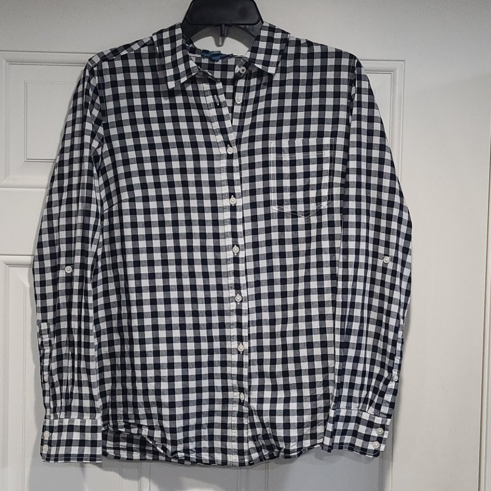 BLOUSE: Black/White Check Button Down Blouse